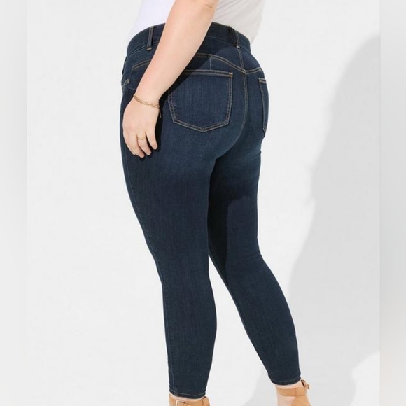 Torrid Canary Wharf Bombshell Skinny Premium Stretch High-Rise Jean Size 18XS - Picture 2 of 6